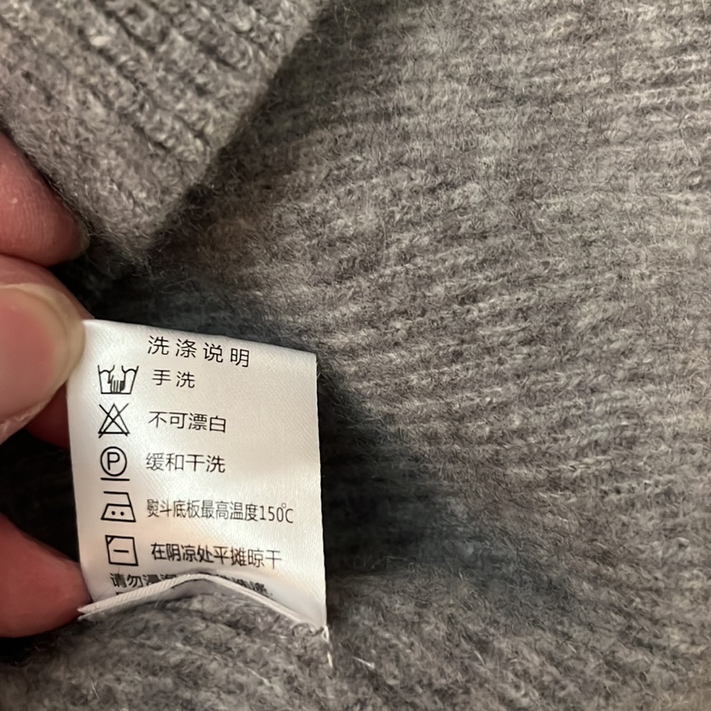 Cashmere sweater - Picture 5 of 10